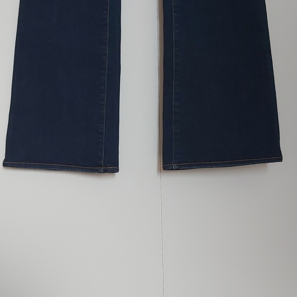 HOST PICK🌸J Brand Betty in Starlight Jeans - Picture 7 of 7